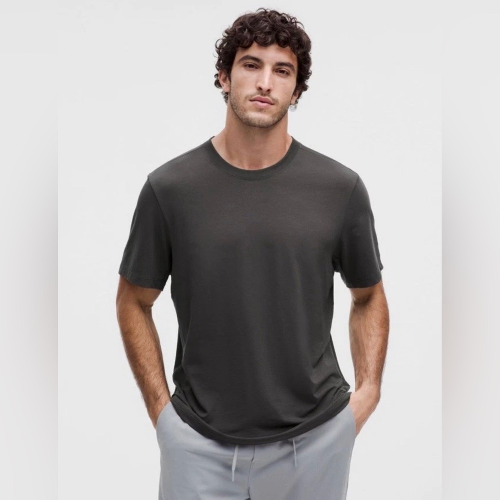 Lululemon Men’s “Zeroed In” Short Sleeve (M) *BESTSELLER*